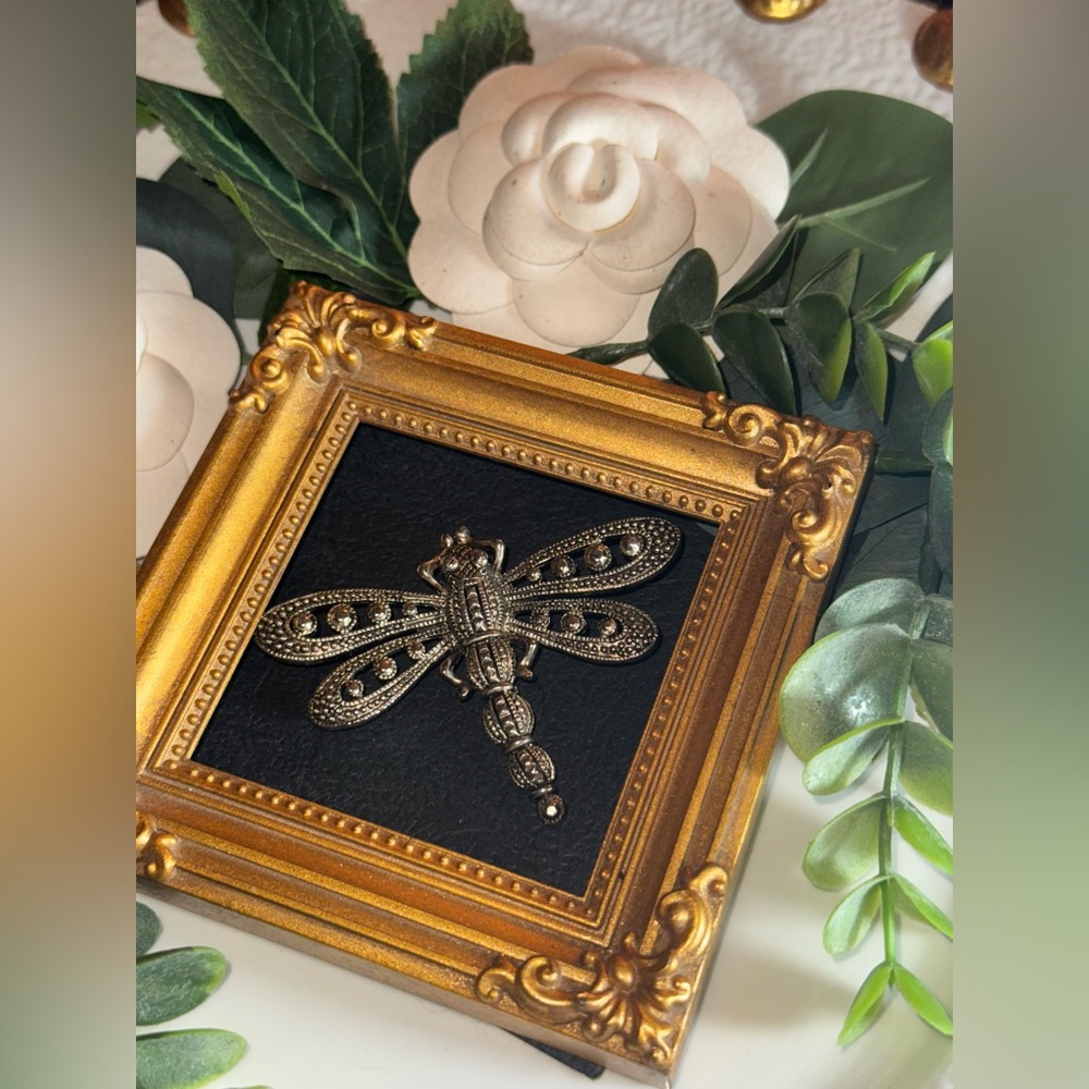 Silvertone Dragonfly Brooch - Picture 2 of 16